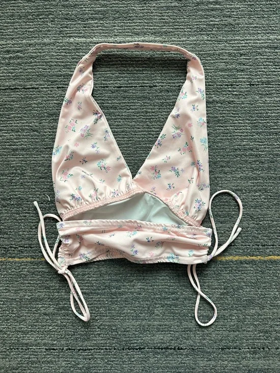 Princess Polly Pink Floral Halter Crop Top - Picture 2 of 3